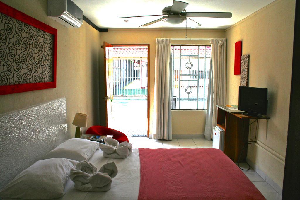 Tuanis Aparthotel Jaco Ngoại thất bức ảnh